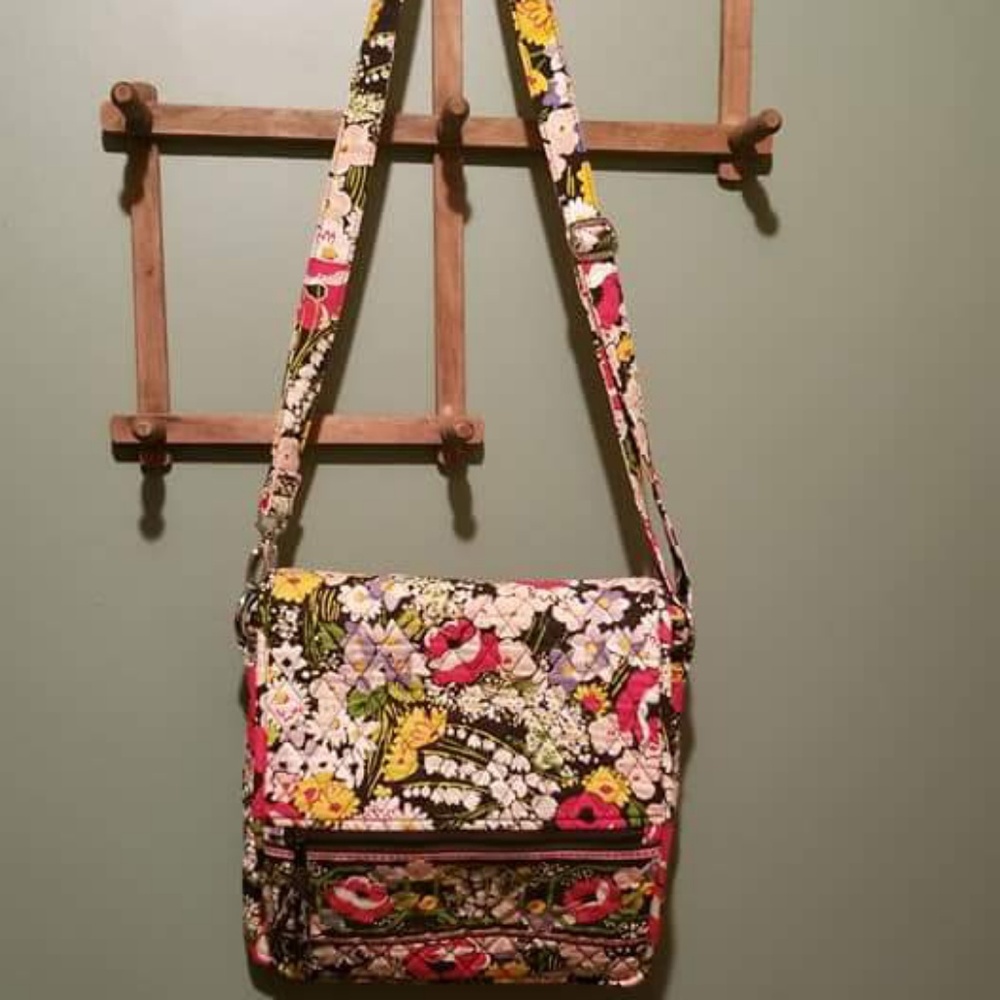 Vera Bradley messenger crossbody